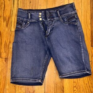 Kalowa Premium Collection Colombian Butt Lift Short Jeans- Size 13